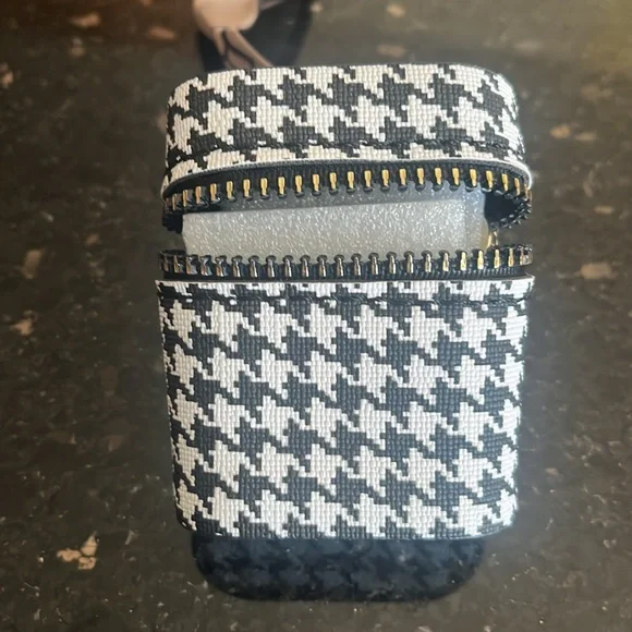 Houndstooth Bag Charm/Air Pods/Key Chain Pouch with Ribbon - Picture 3 of 4